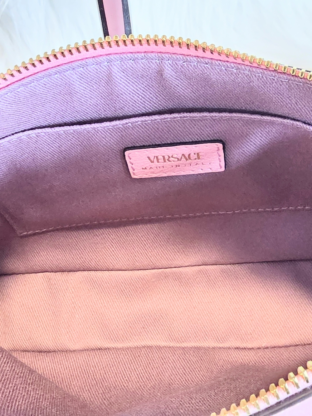 Versace Vitello Pink Leather Shoulder Bag with Gold Medusa Accent Dustbag New - Picture 5 of 10